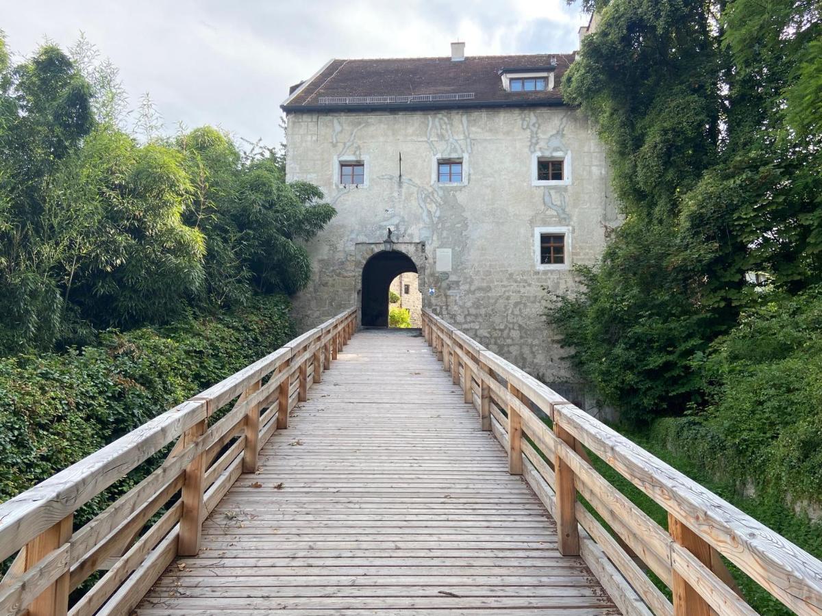 Seepension Ostertach - Am Leitgeringer See Hotell Tittmoning Eksteriør bilde