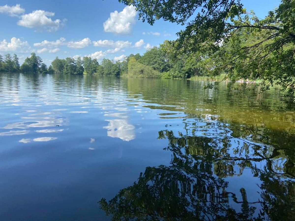 Seepension Ostertach - Am Leitgeringer See Hotell Tittmoning Eksteriør bilde