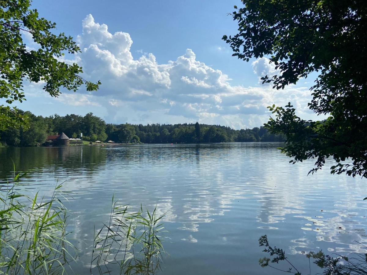 Seepension Ostertach - Am Leitgeringer See Hotell Tittmoning Eksteriør bilde