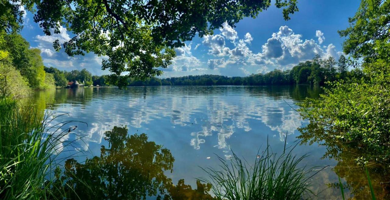 Seepension Ostertach - Am Leitgeringer See Hotell Tittmoning Eksteriør bilde